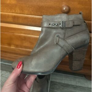 Arturo Chang Ankle Booties Size 7.5